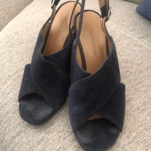Banana Republic Navy 6.5 heeled sandals